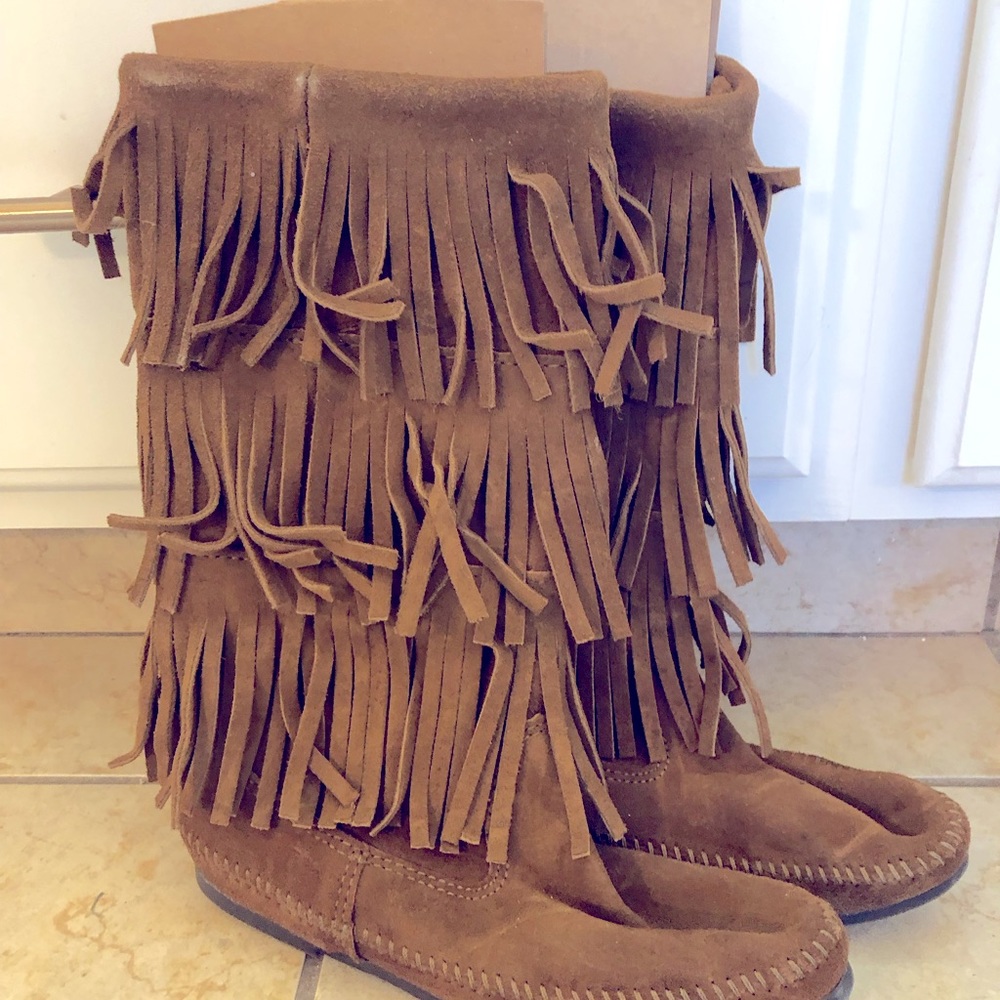 New moccasin fringe boots